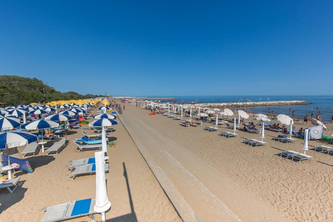 Tigli Lido Altanea Apartment Caorle Exterior foto